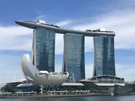 marina bay sands singapore.